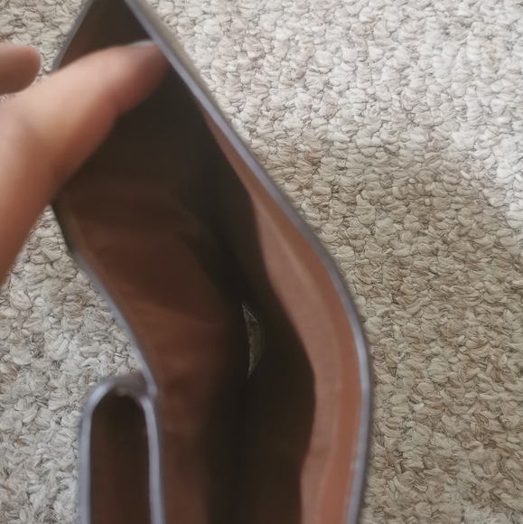 SOLD Coach signature khaki bifold wallet - Picture 4 of 8